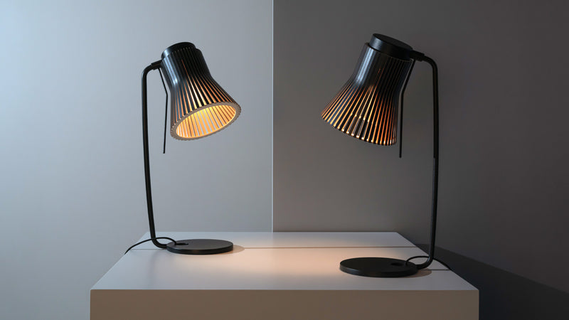 Petite 4620 Sort Bordlampe