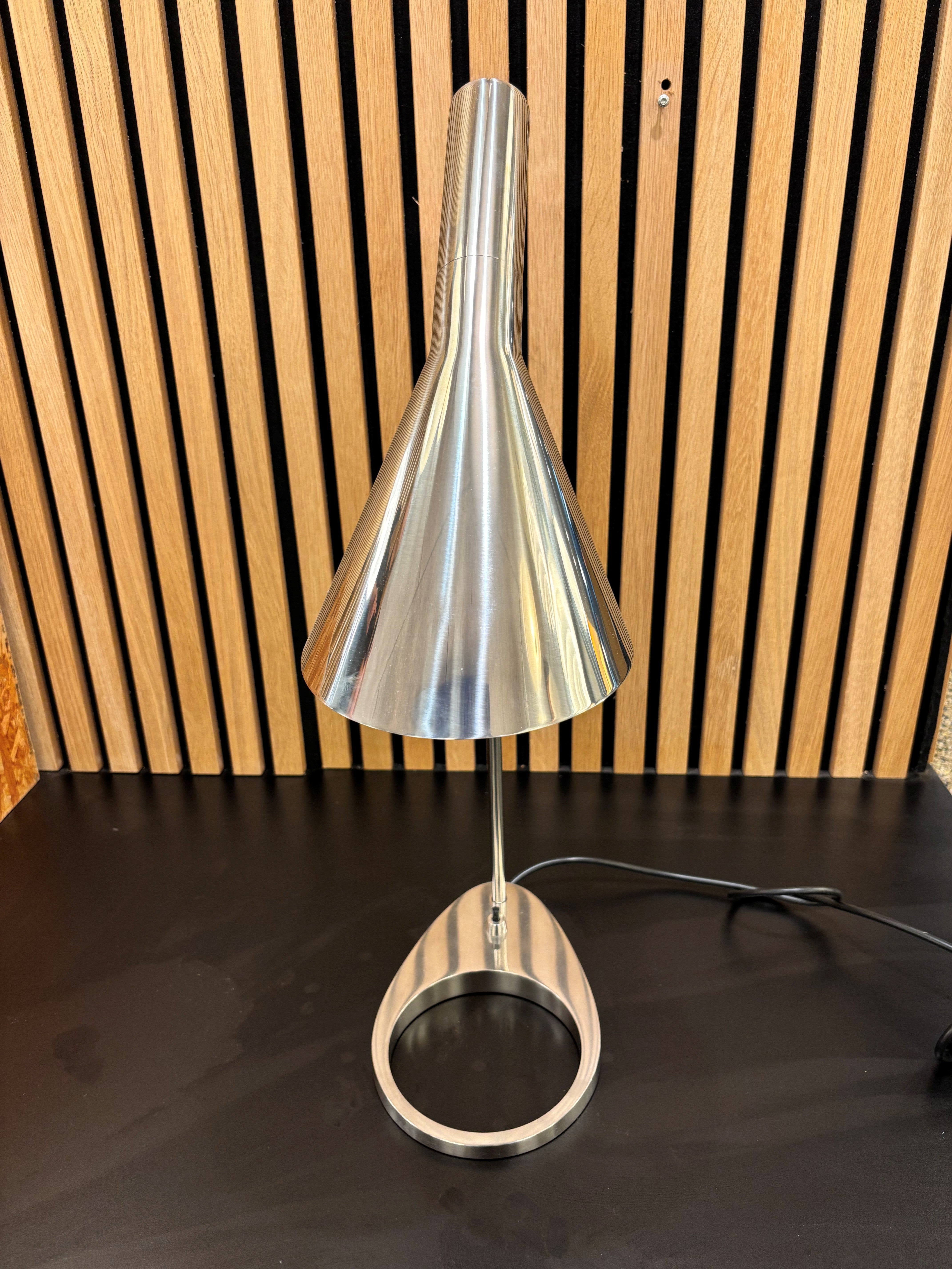 AJ Bord Poleret Rustfrit Stål - DEMO