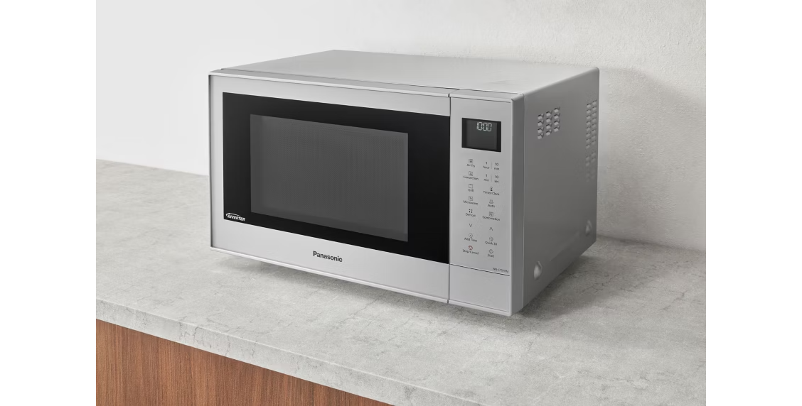 Panasonic NN-CT57RMEPG Mikrobølgeovn m. grill på bord