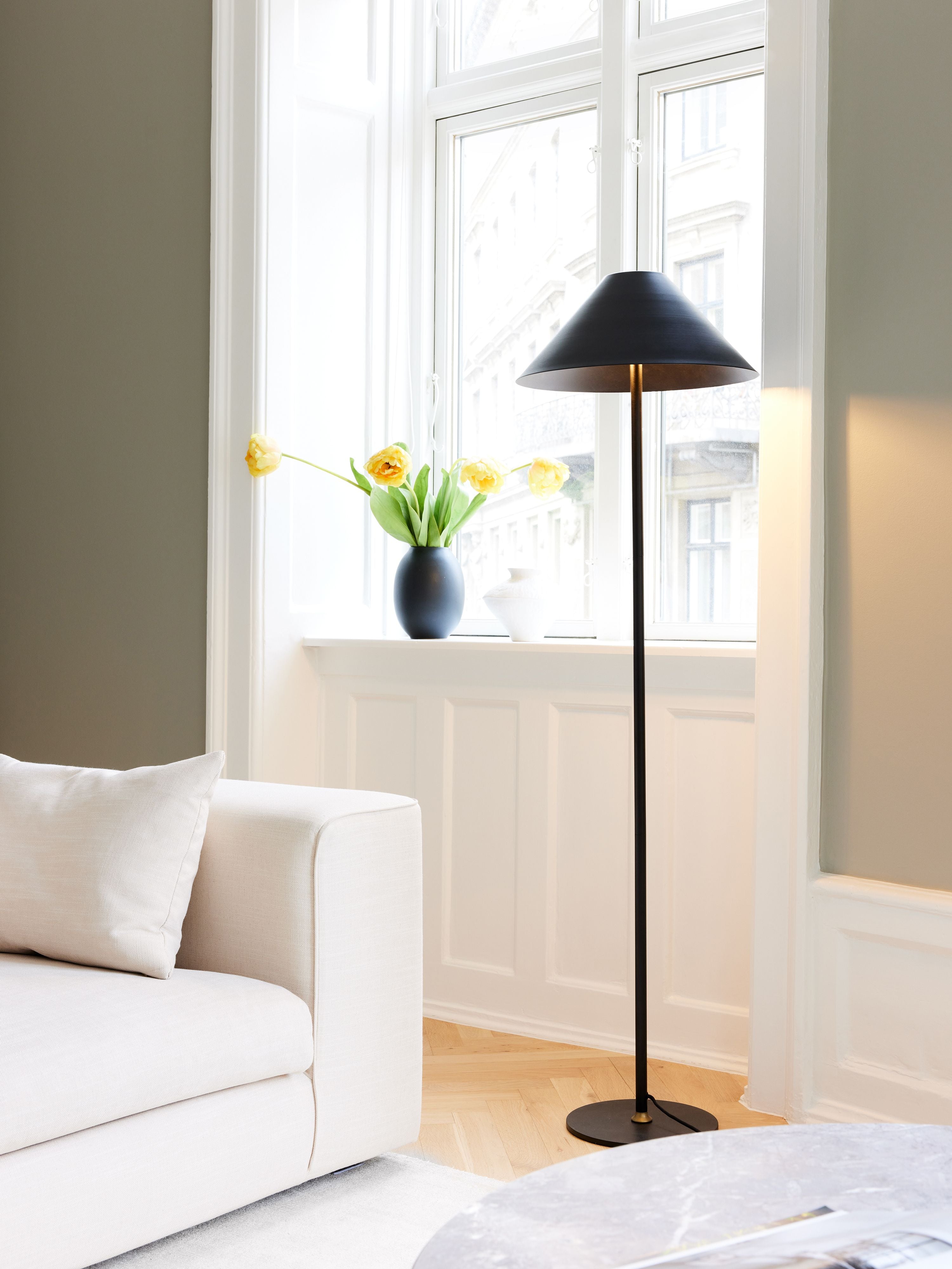 Hygge Gulvlampe Ø40 Graphit Sort