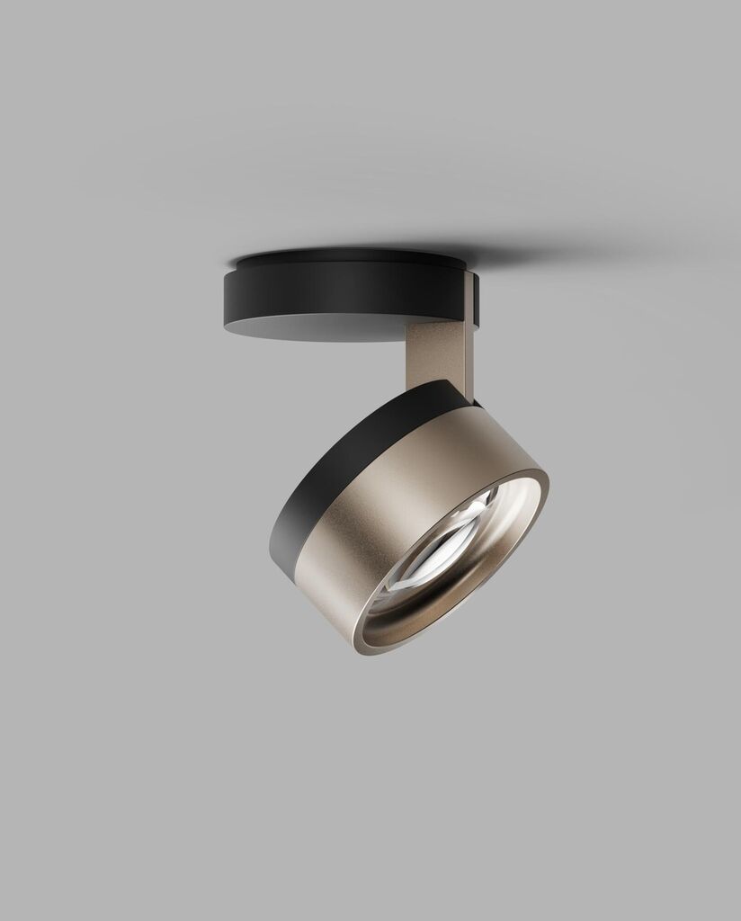 Light-Point Blade C1 Slim matsort satinguld LED loftslampe af Studio F. A. Porsche i tippet tilstand