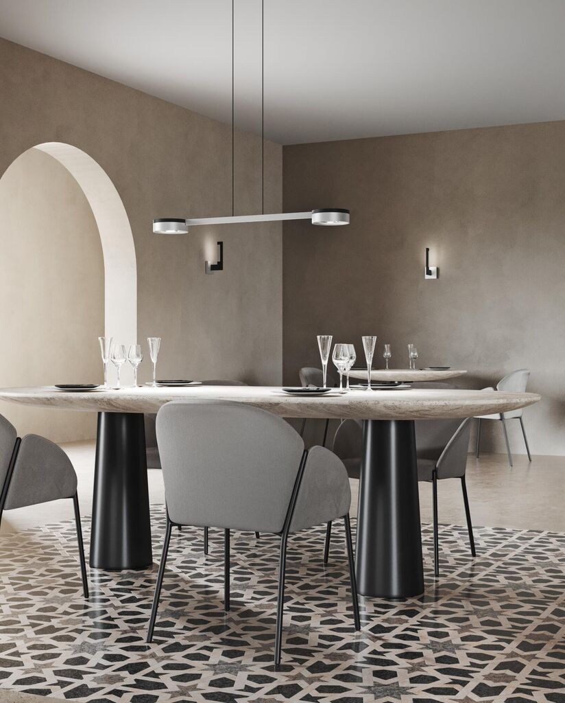 Light-Point Blade S2 Slim matsort satinsølv LED pendel af Studio F. A. Porsche over spisebordet i bunkeren