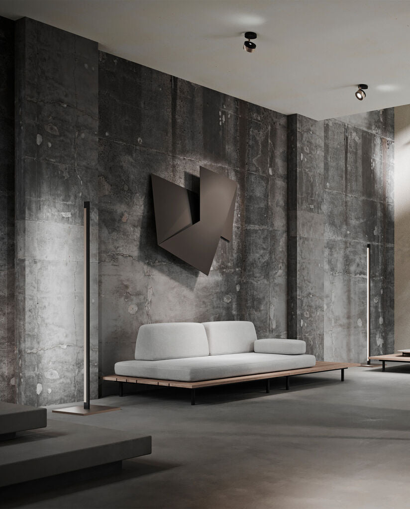 Light-Point Blade C1 Slim matsort satinguld LED loftslampe af Studio F. A. Porsche over sofaen i audienssalen