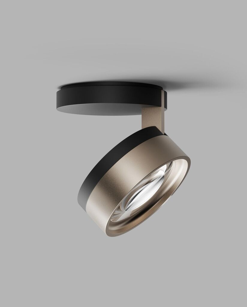 Light-Point Blade C1+ Slim matsort satinguld LED loftslampe af Studio F. A. Porsche i tippet tilstand
