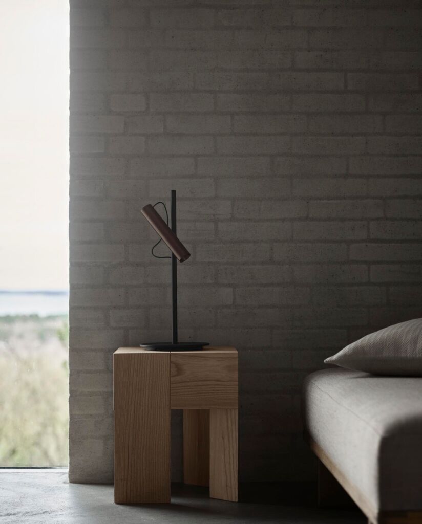 Light-Point Spirit T1 Touch bordlampe 5W IP20 2700K Rose Gold/Sort ved sengen