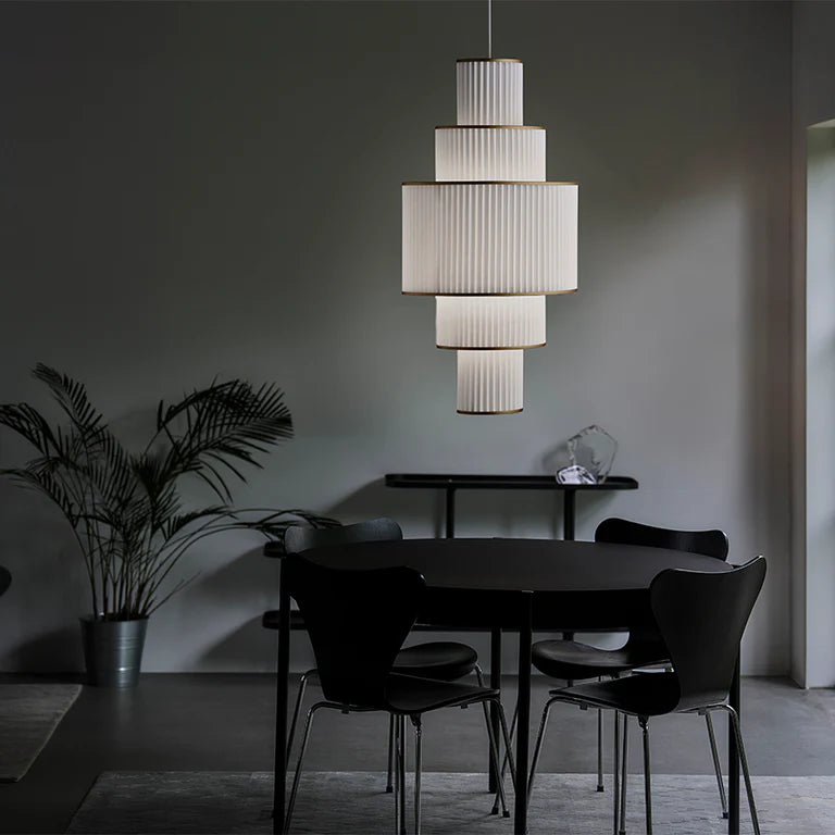 Le Klint 113 Plivello E27 pendel over spisestuen