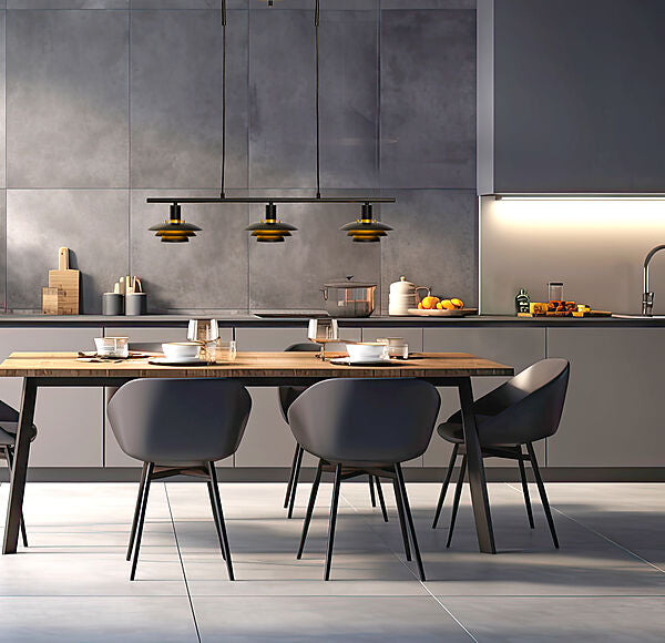 Den æstetiske Epsilon 3L Pendel i Sort hængt op over spisebordet for dens behagelige belysning