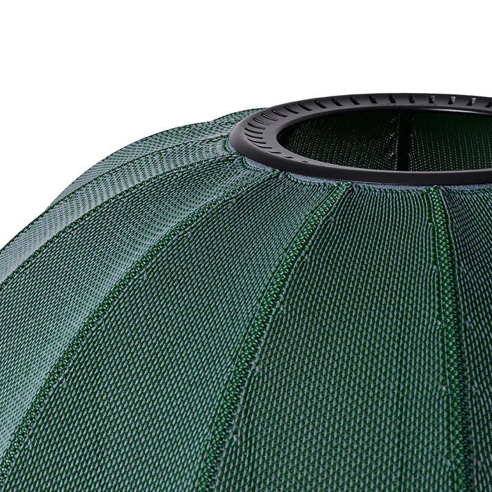 Zoomet helt ind på den ovale skærm  på Knit-Wit Ø45 Oval Loftslampe i Tweed Green
