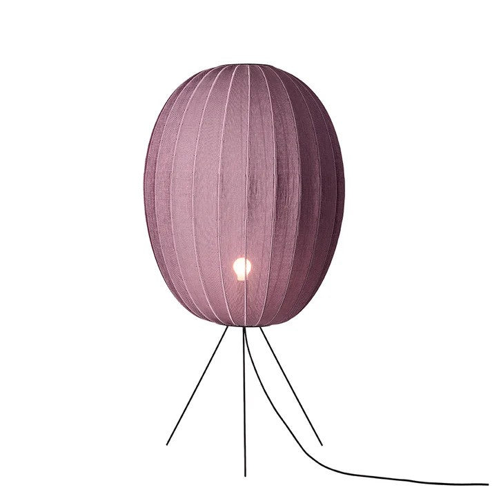 Zoomet helt ind på den unikke lampeskærm fra Knit-Wit Ø65 High Oval Floor Medium i Burgundy
