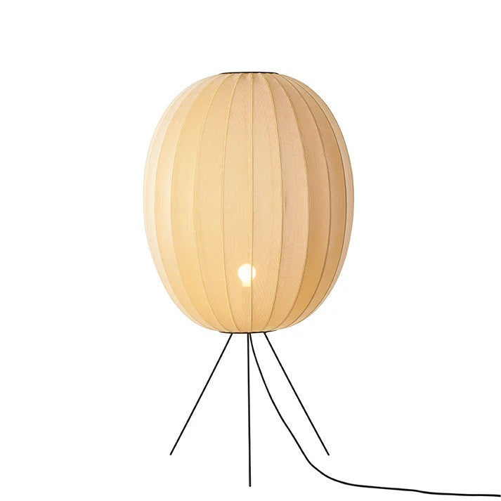 Zoomet ind på den unikke designet lampeskærm fra Knit-Wit Ø65 High Oval Floor Medium i Sunrise