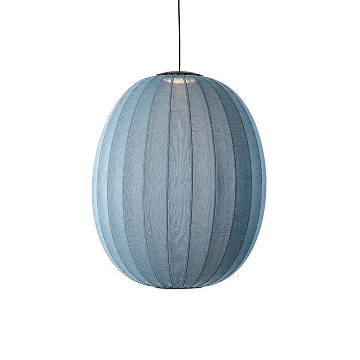 Zoomet helt ind på den håndstrikket polyester lampeskærm fra Knit-Wit Ø65 High Oval Pendel LED i Blue Stone