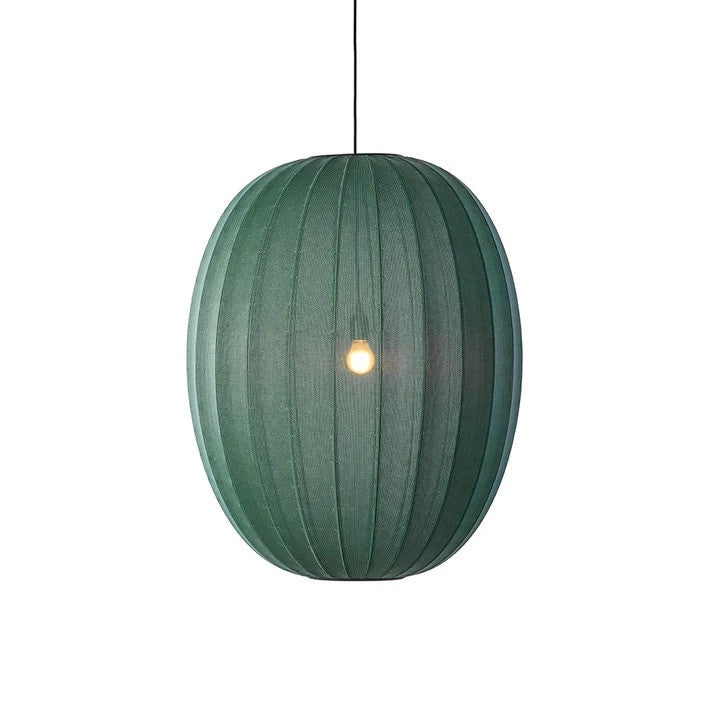 Zoomet helt ind på lampeskærmen fra Knit-Wit Ø65 High Oval Pendel i Tweed Green