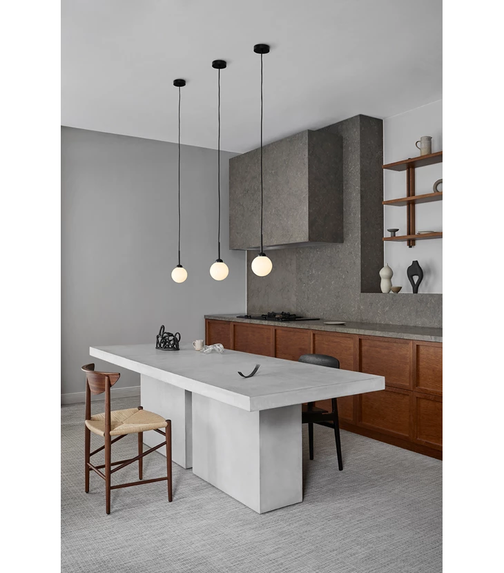 Apiales 1 - Satin Black/Opal