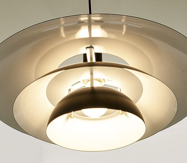 Zoomet helt ind fra bunden af Epsilon Ø45 Pendel i Sort