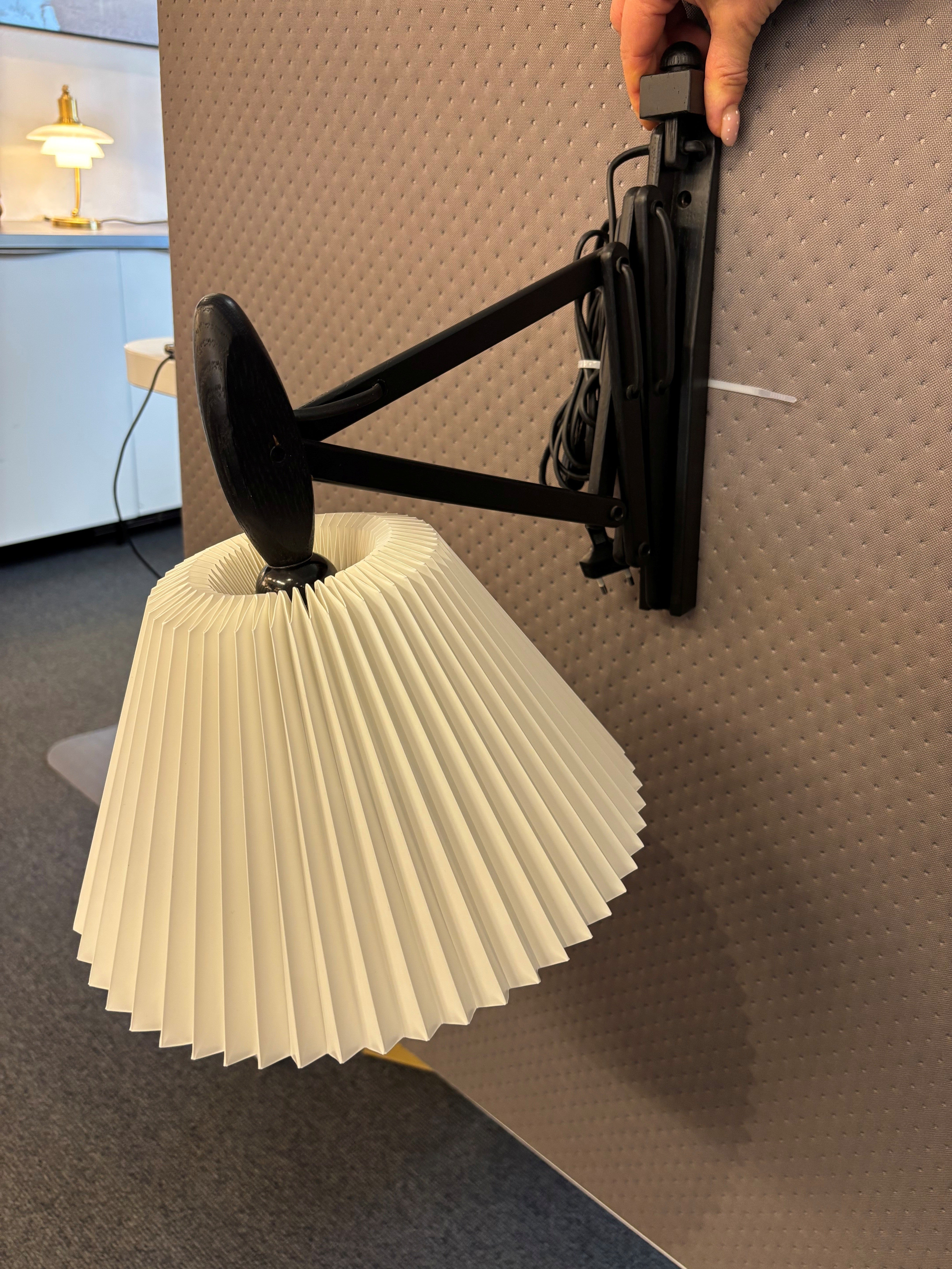 LE KLINT Sax 223-2/17  Sort Eg med Plastskærm - 223BO - DEMO