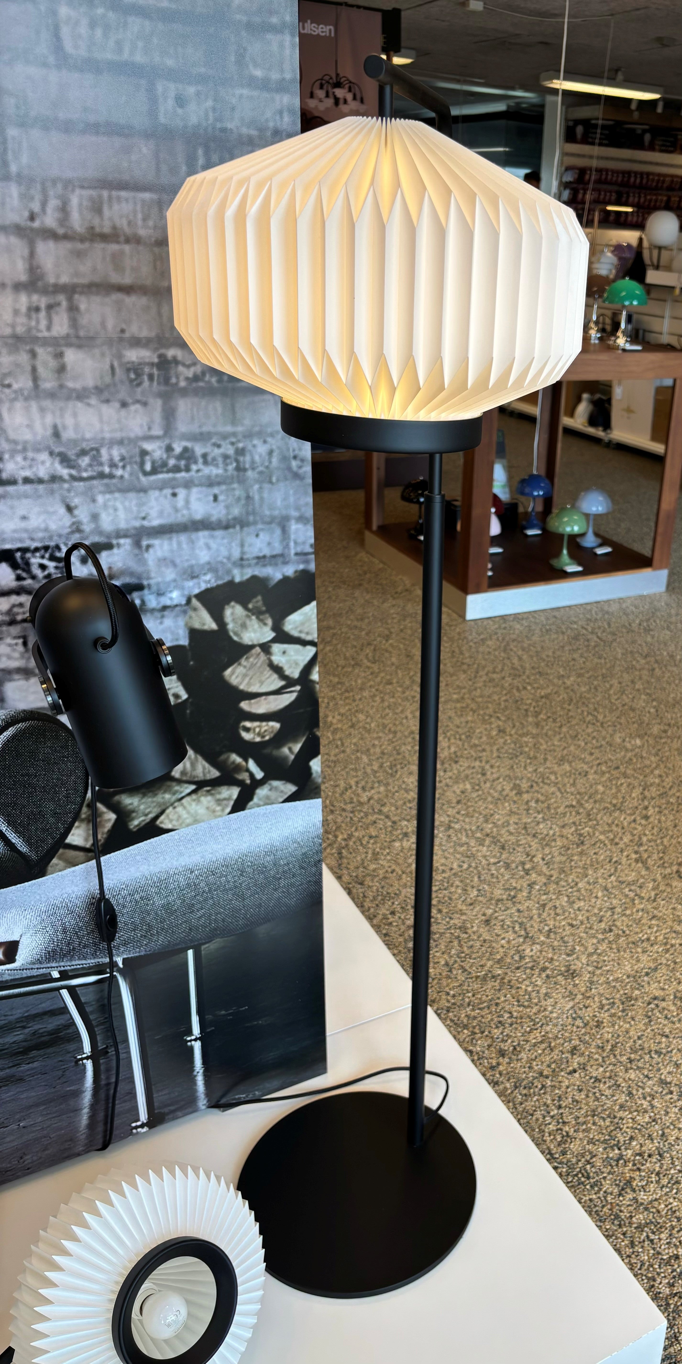 Shibui Gulvlampe  - UDSTILLING