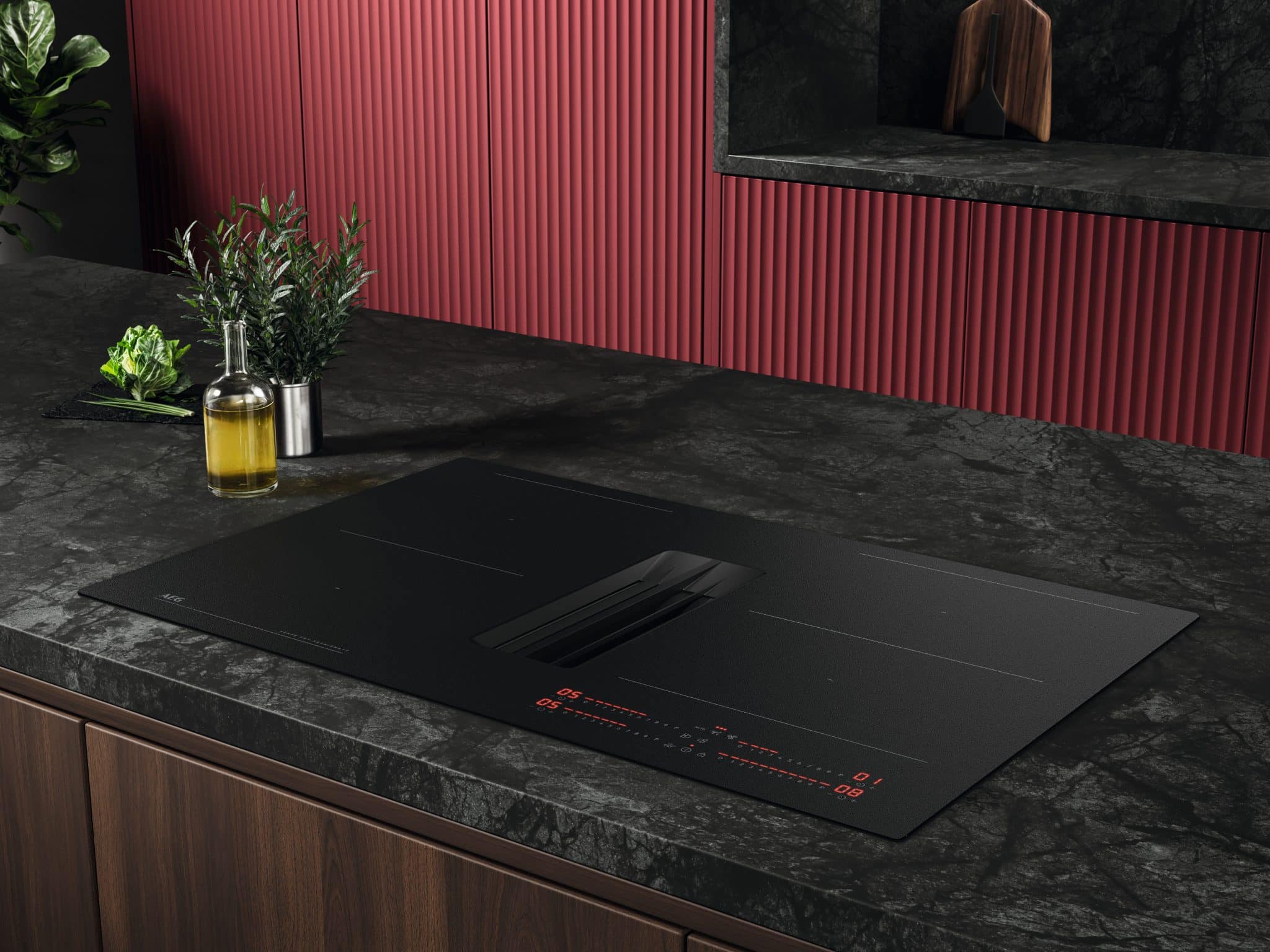 AEG TH84CC23CZ Induktionskogeplade installeret i køkkenet