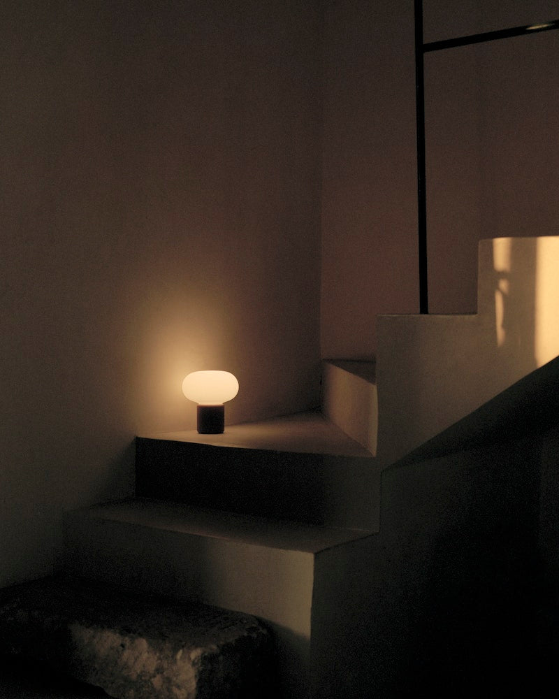 Karl-Johan Portable Bordlampe - Cold Black