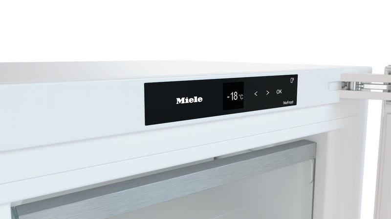 Display på hvid Miele FNS 4782 E N skabsfryser