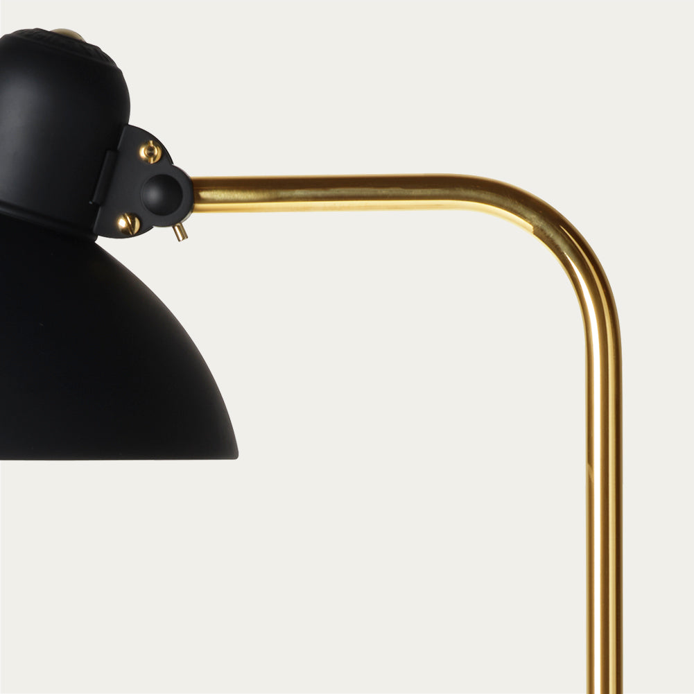 Fritz Hansen KAISER IDELL 6556 lamper i sort og messing
