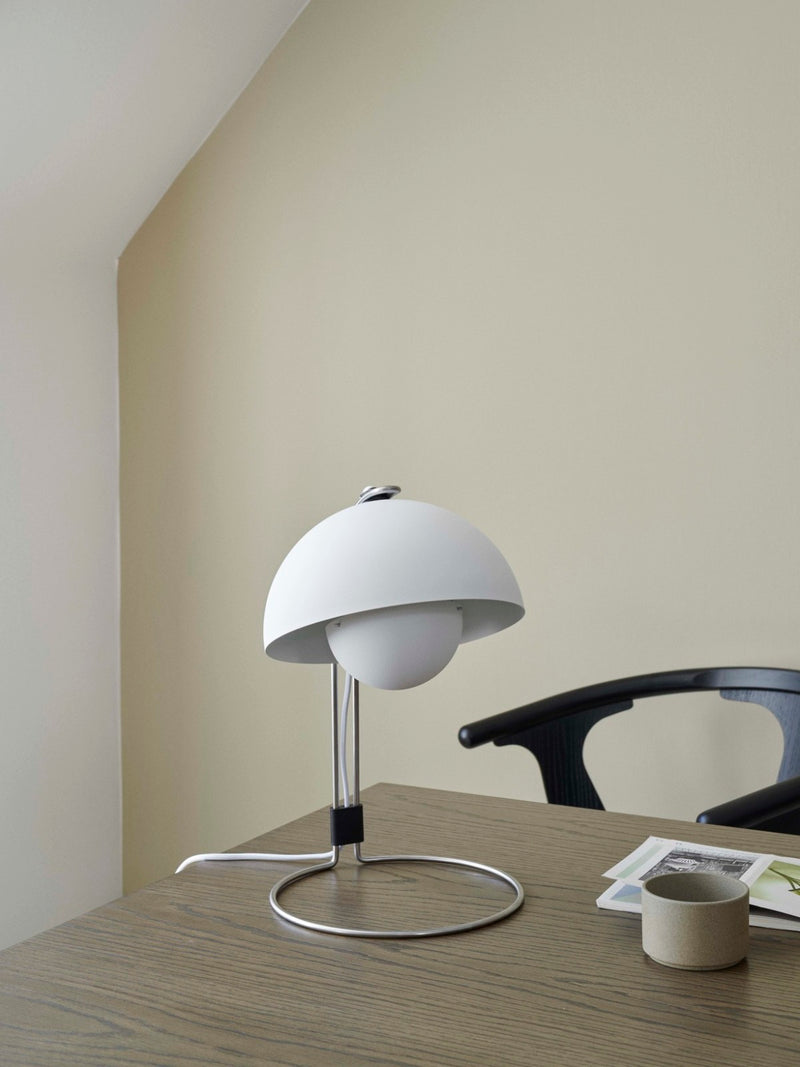 VP4 bordlampe fra &Tradition