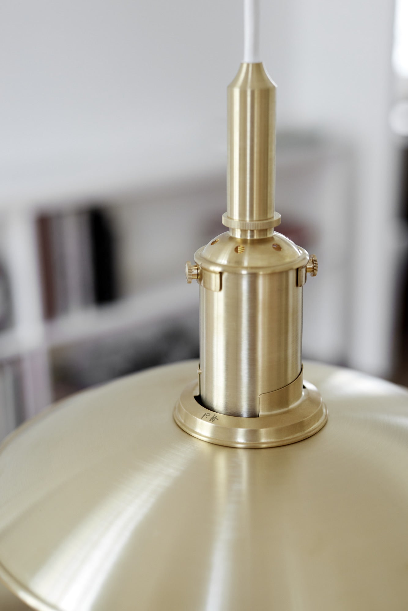 PH 3/2 pendel lampe fra Louis Poulsen i børstet messing