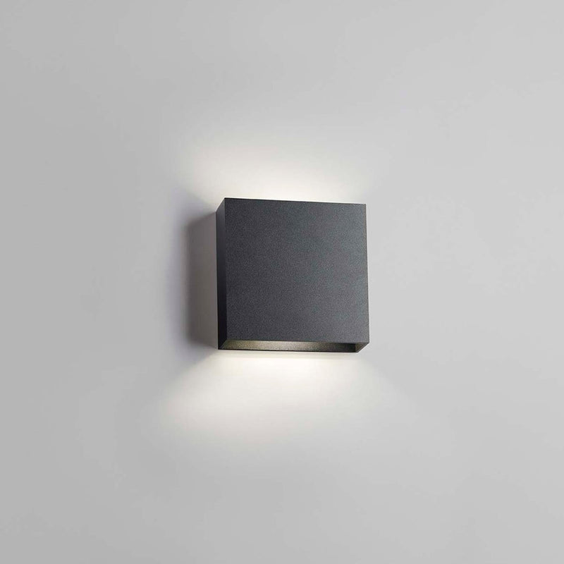 Sort Light Point Compact W1 væglampe også til udendørs brug