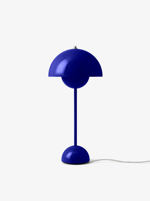 Kobolt blå Flowerpot bordlampe fra &Tradition