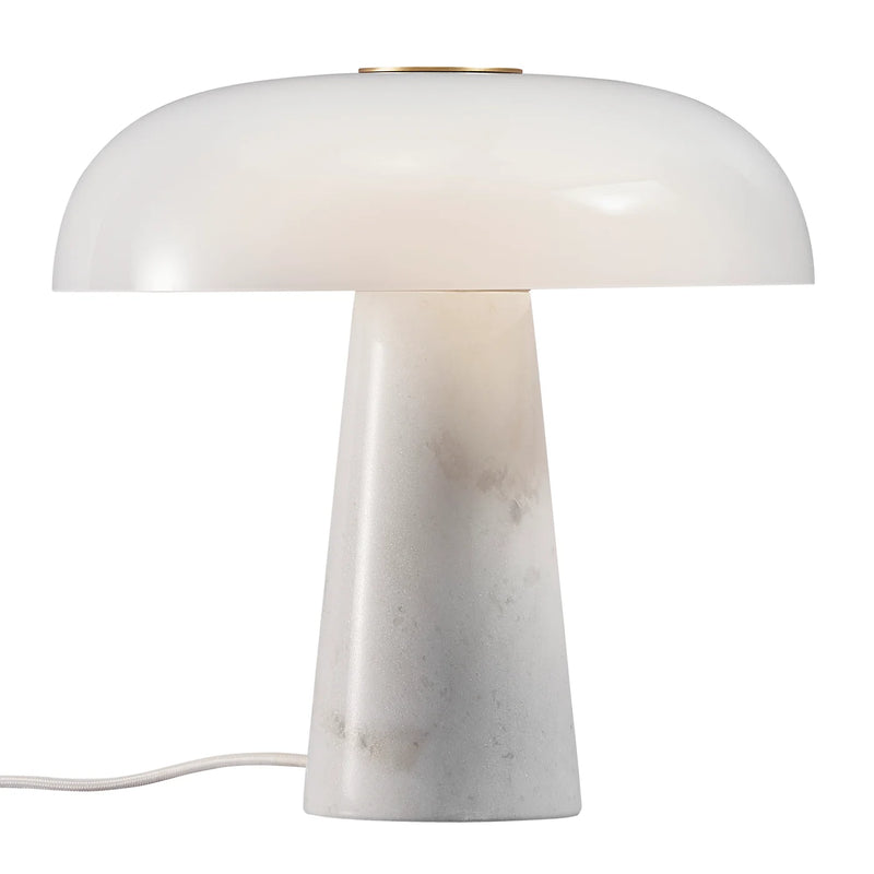 Nordlux hvid og marmor bordlampe på hvid baggrund