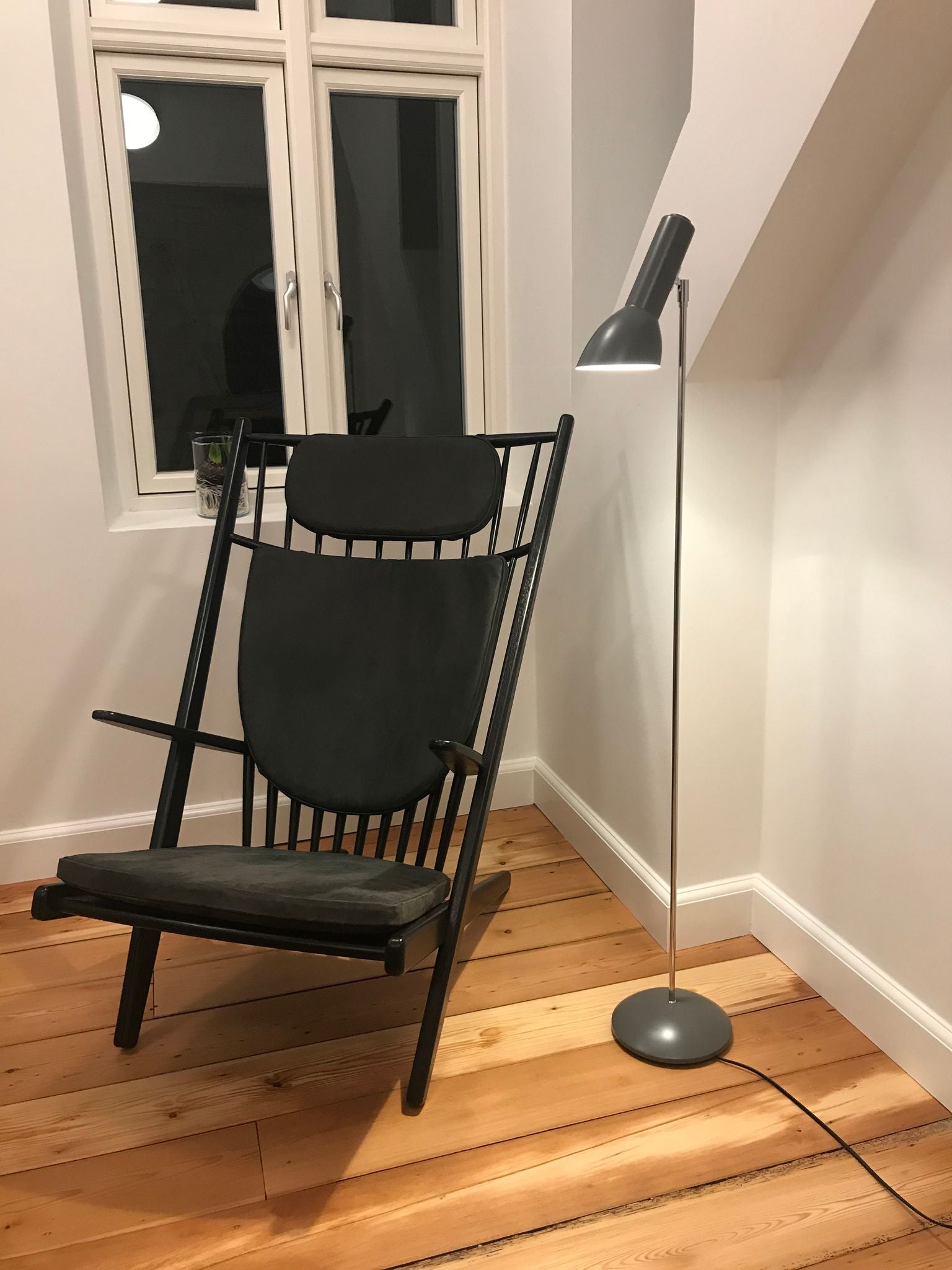 Oblique Flintgrå/Krom - Gulvlampe