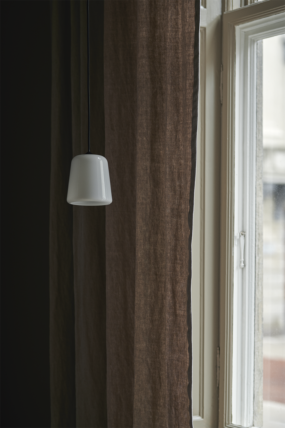 new works lille pendel lampe i hvid glas