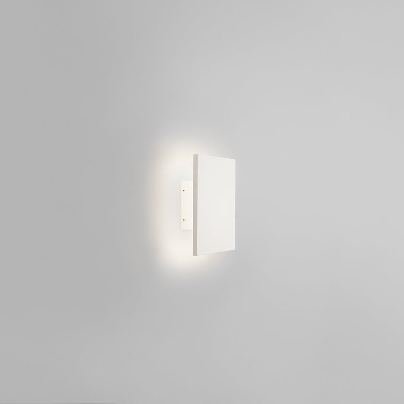 Hvid firkantet væglampe light point