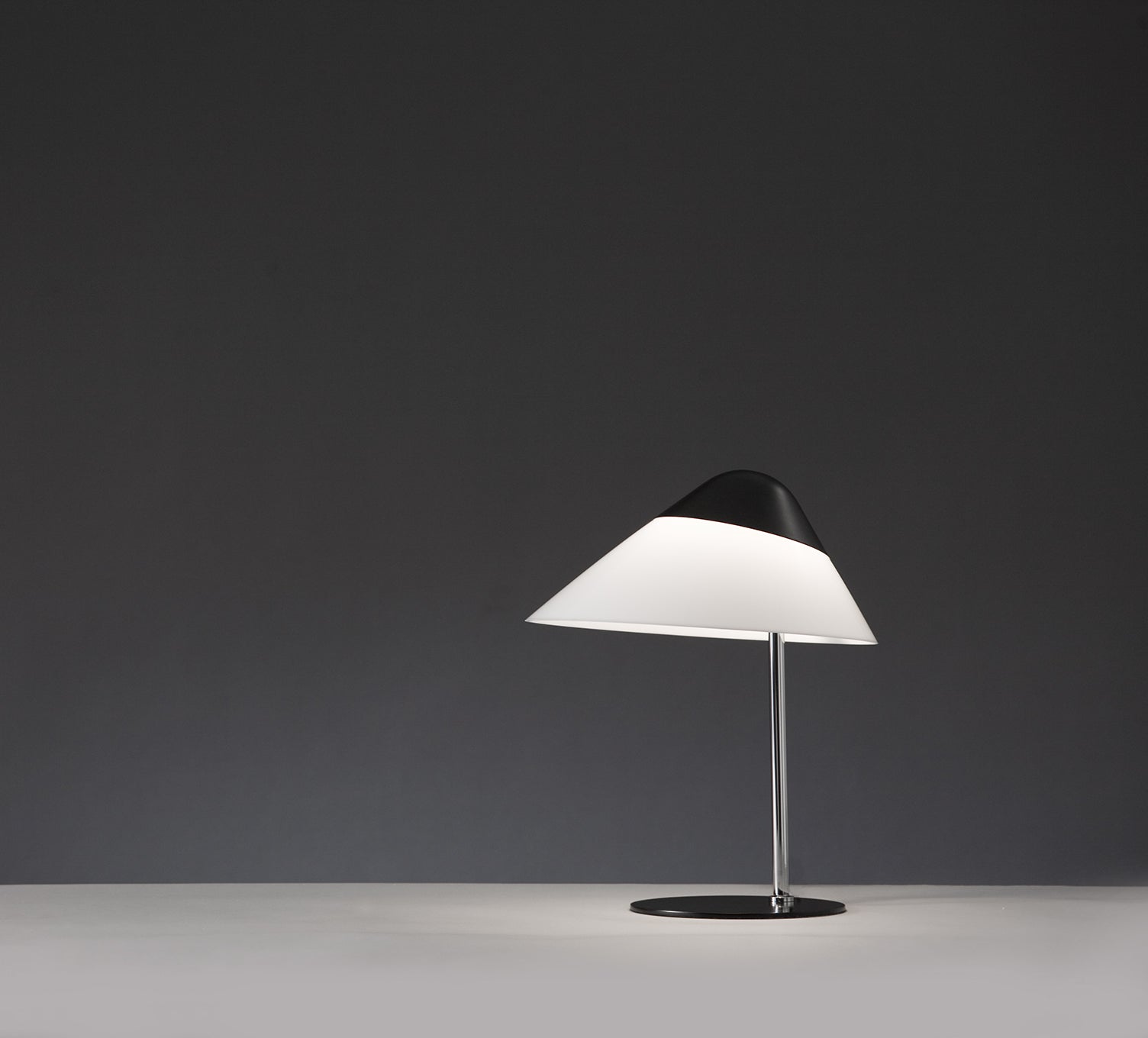 Opala Mini Bordlampe Sort Ø34,5 - Pandul
